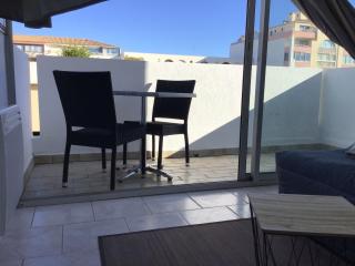 Studio climatisé classe 2 dans marina proche mer et etang - lit wifi fibre et parking privé - 1