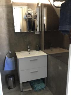 Studio climatisé classe 2 dans marina proche mer et etang - lit wifi fibre et parking privé - 3