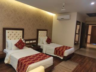 Hotel JSR Continental - Dehradun - 2