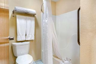Comfort Inn & Suites Greeley - 8