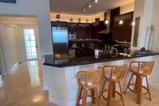 LIC Mgr - LUXURIOUS 2 BED 3 BATH PENTHOUSE SUITE - PANORAMIC OCEAN VIEWS! INDOOR PICKLEBALL - SPEAKEASY! - 2