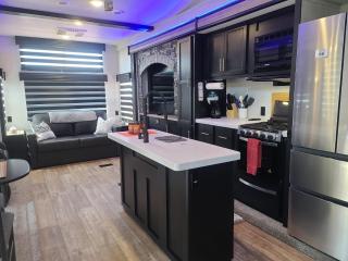 Grand Canyon RV Glamping - Williams - 8