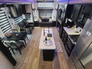 Grand Canyon RV Glamping - Williams - 9