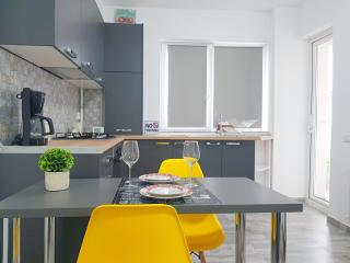 Yellow House Luxury Berceni - 1
