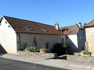 Gîte paisible avec 2 chambres et cour, au-dessus de la mairie, près de Langres - FR-1-611-22 - Perrancey - 0
