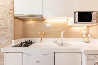 ApartaSuite Centro Histórico Ático tranquilo y luminoso en el corazón de Granada - Granada - 9