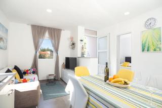 Olive Eden Holiday Home - 8