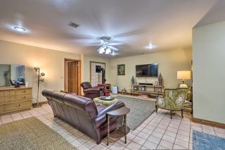 Pet-Friendly Home 7 Miles to Dickson Street! - Fayetteville - 7