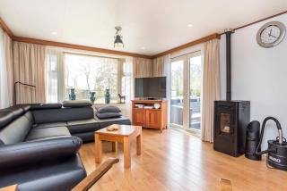 Groot hoek Chalet met Airco ,Wasmachine, Vaatwasser,Droger en luxe keuken en zwembad op camping! Immer Besser! - Rijs - 7