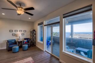 The Captains Lookout Sleeps 6, Hot Tub, Pet Friendly, Ocean View - 5