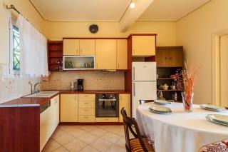 On the Beach - Akroyali Family Lodging - 3