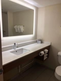 Holiday Inn Express & Suites Cedar Falls - Waterloo by IHG - Cedar Falls - 3
