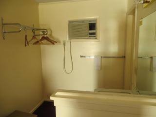 Traveler's Lodge - Salina - 2