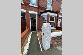 Queens BOUTIQUE HOUSE CITY CENTRE WITH PARKING - Chester - 9
