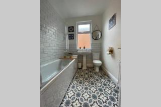 Queens BOUTIQUE HOUSE CITY CENTRE WITH PARKING - Chester - 1