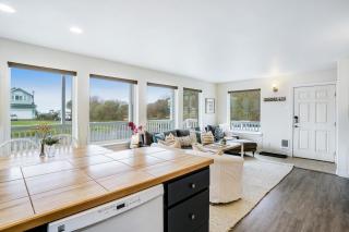 Little Blue Beach House - 3