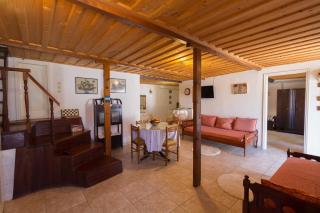 The Old House - Wood & Stone - Evretí - 8
