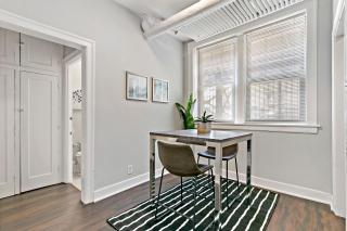 Inviting 1-Bedroom Apt with Wi-Fi - Oakdale SG - Chicago - 6