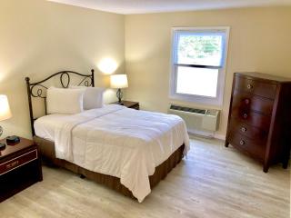 Bicentennial Inn - 1