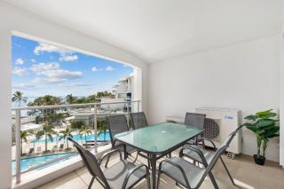 Hamptons Meets Hervey Bay In Upmarket Resort - Ocean Views - Hervey Bay - 8