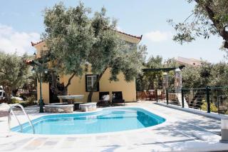 Tranquil Haven with Private Pool - Trýgonas - 4