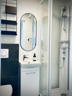 Day Dream Central Akureyri Two Bedroom Apartment - Akureyri - 1