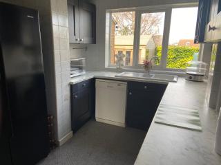 Large 4 bedroom home in Boston Spa village In-between York, Harrogate and Leeds, Sleeps 9 - 4