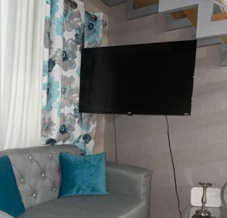 Penthouse with private rooftop near the airport. - 4