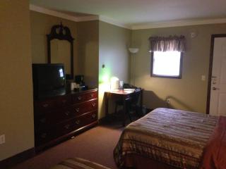 Fred's Inn Restaurant & Lodging - Norwich - 9