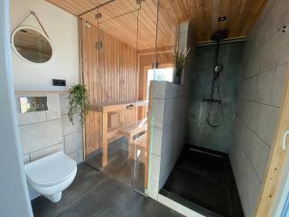 Cozy house with sauna by the lake - 3