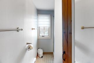 Cape Cod Beach Cottage - Dennis - 3