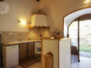 Charmant Gîte 16e Siècle avec Cheminée, Terrasse et Jardin, Proche Ski et VTT, Wifi Inclus - FR-1-496-101 - Burdignes - 9