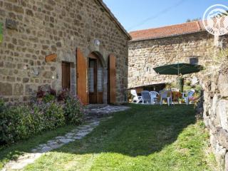 Charmant Gîte 16e Siècle avec Cheminée, Terrasse et Jardin, Proche Ski et VTT, Wifi Inclus - FR-1-496-101 - Burdignes - 0