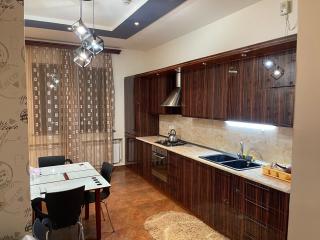 Luxury House In Yerevan City Center With Swimming Pool - 3
