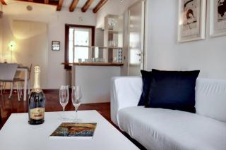 CA ANGELA VENETIAN APARTMENT M0270428215 - 2