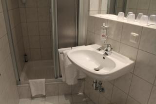Hotel Goldener Adler Garni - Hallstadt - 5