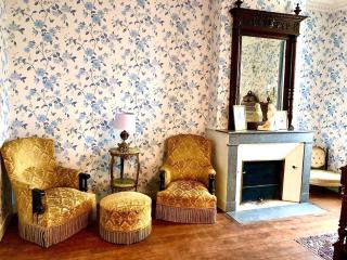 Chateau Gunes (Guges) - 2