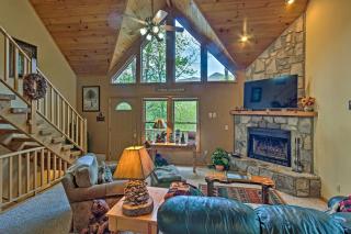 Spacious Maggie Valley Cabin with Hot Tub and MTN View - Maggie Valley - 9