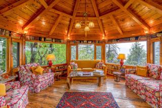 StayVista at Violet Hill with Bonfire, Gazebo & Hill View - 6