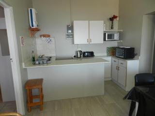 The Sparrow's Nest Beach-Front Self-catering - Jeffreysbaai - 5