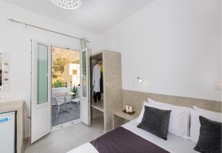 Aislin House - Kamari - 2
