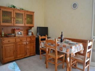 Central Holiday Home With Terrace And Garden; Parking Available - 1