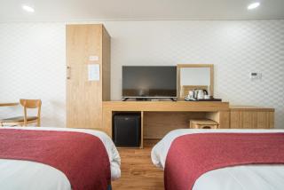 Breeze Bay Hotel - Seogwipo - 4