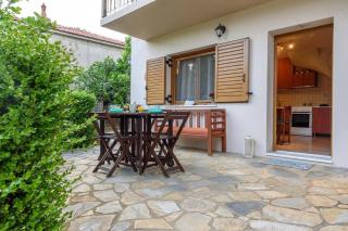 Small House with Garden & View - Promírion - 5