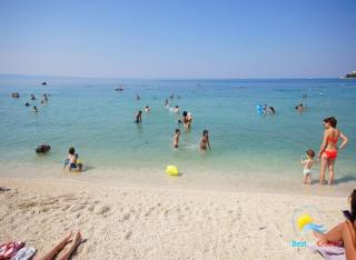 Apartments 10 meters from the beach - Podstrana - 4