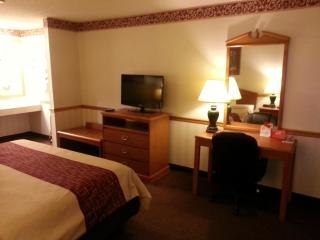 Days Inn & Suites by Wyndham Monroe - Monroe - 8