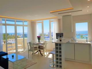 FANTASTIC APARTMENT B IN FRONT OF THE SEA & MARINA - 1