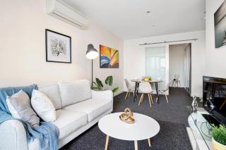 Complete Host Vogue Apartments - 8