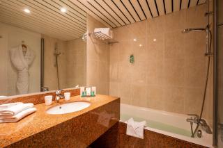 Le M & Spa Bordeaux Aéroport by Hôtels & Préférence - Mérignac - 2