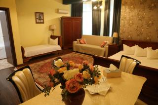 Boutique Vila White Duchess - 3